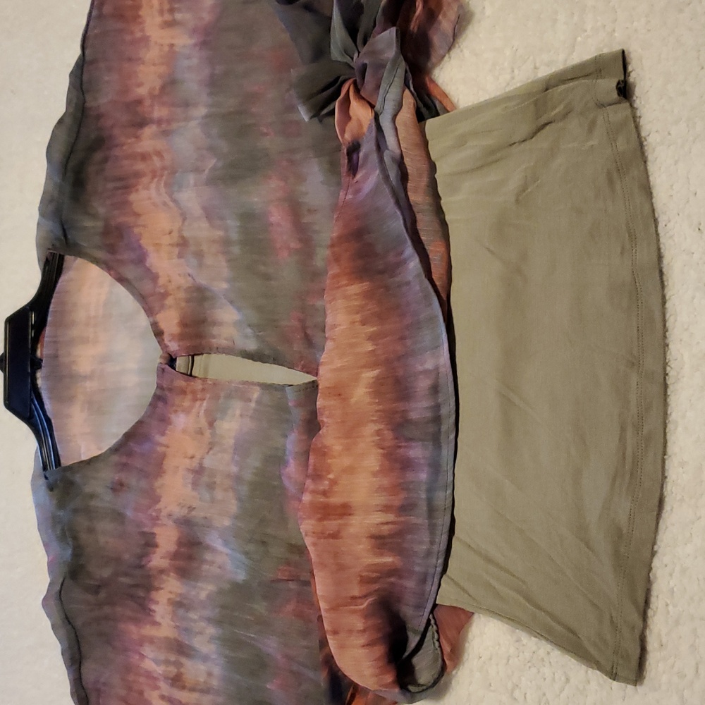 Democracy Side Tie Elbow Sleeve Tie Dye Top - Picture 8 of 12